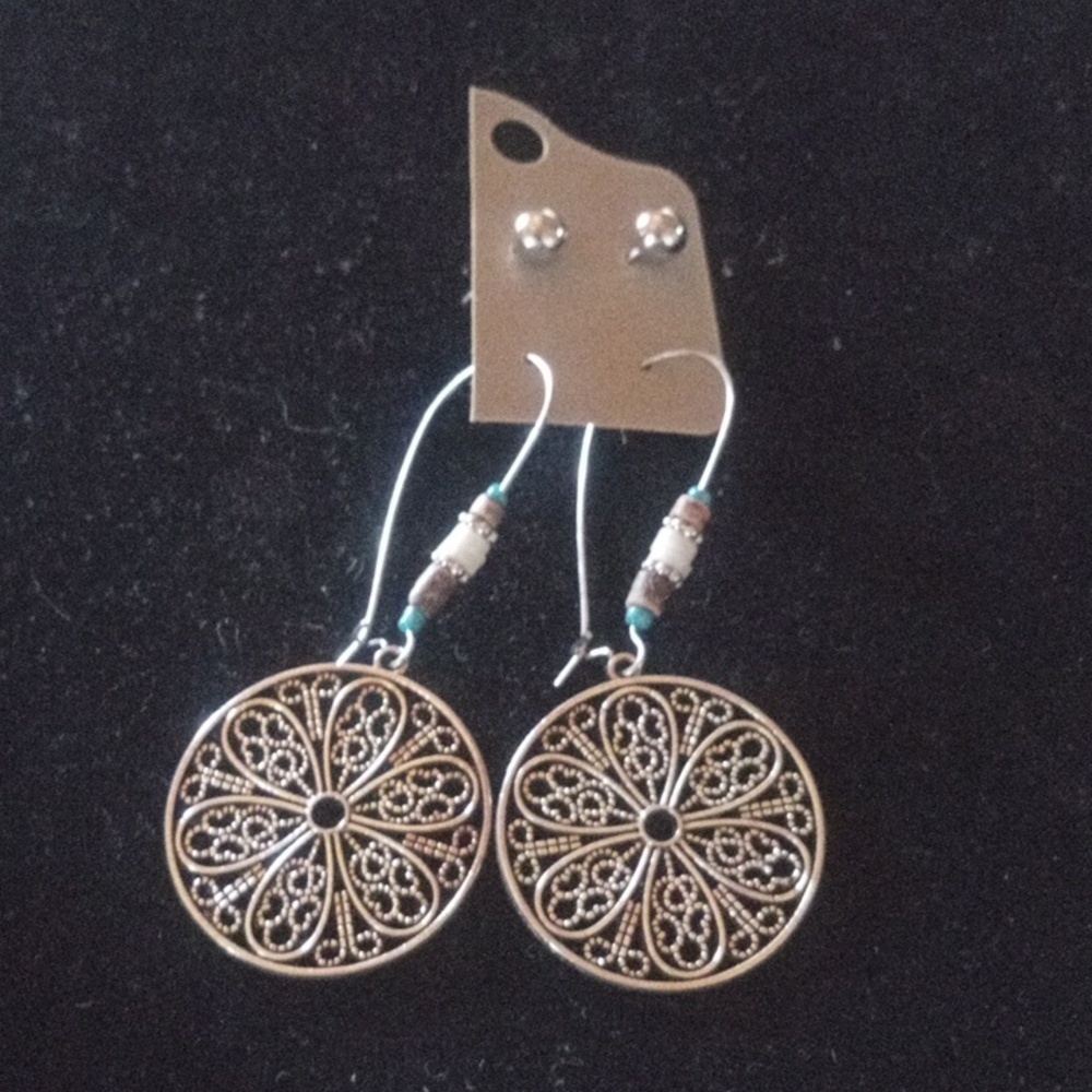 Elegant Silver Tone Filigree Earrings And Stud Earrings